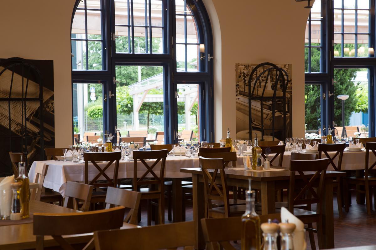 Glas-Hotel 4* Zary  Bagian luar foto