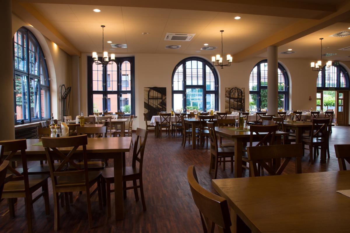 Glas-Hotel 4* Zary  Bagian luar foto