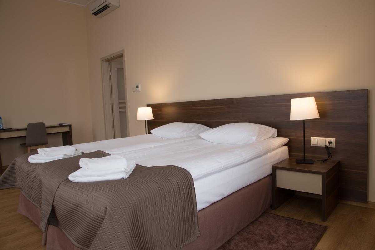 Glas-Hotel 4* Zary  Bagian luar foto