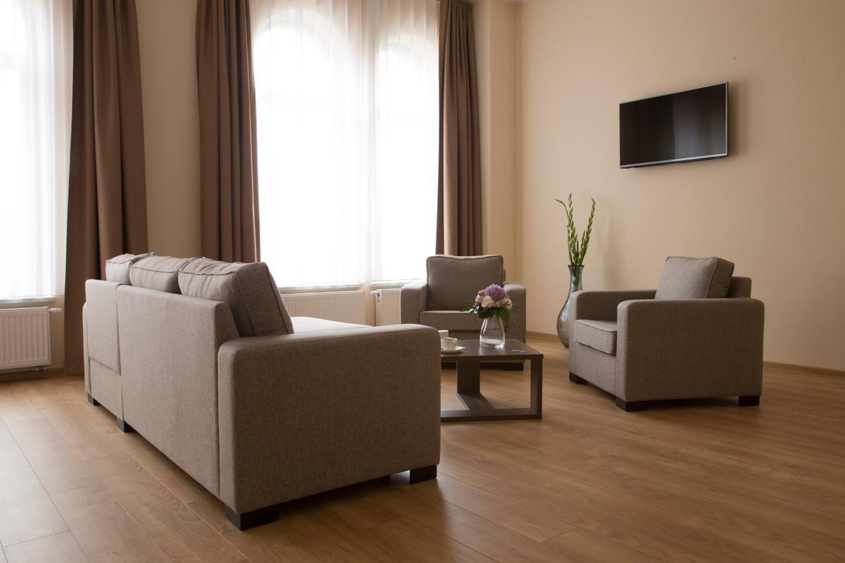 Glas-Hotel 4* Zary  Bagian luar foto