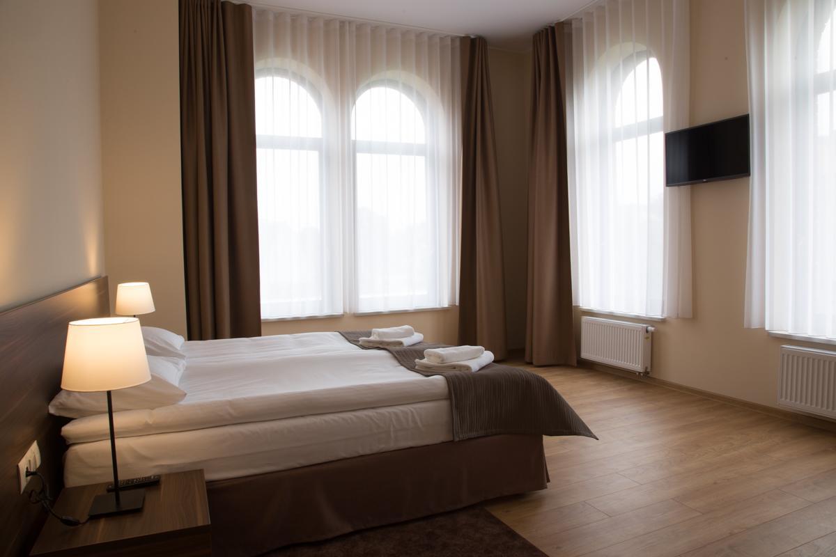 Glas-Hotel 4* Zary  Bagian luar foto